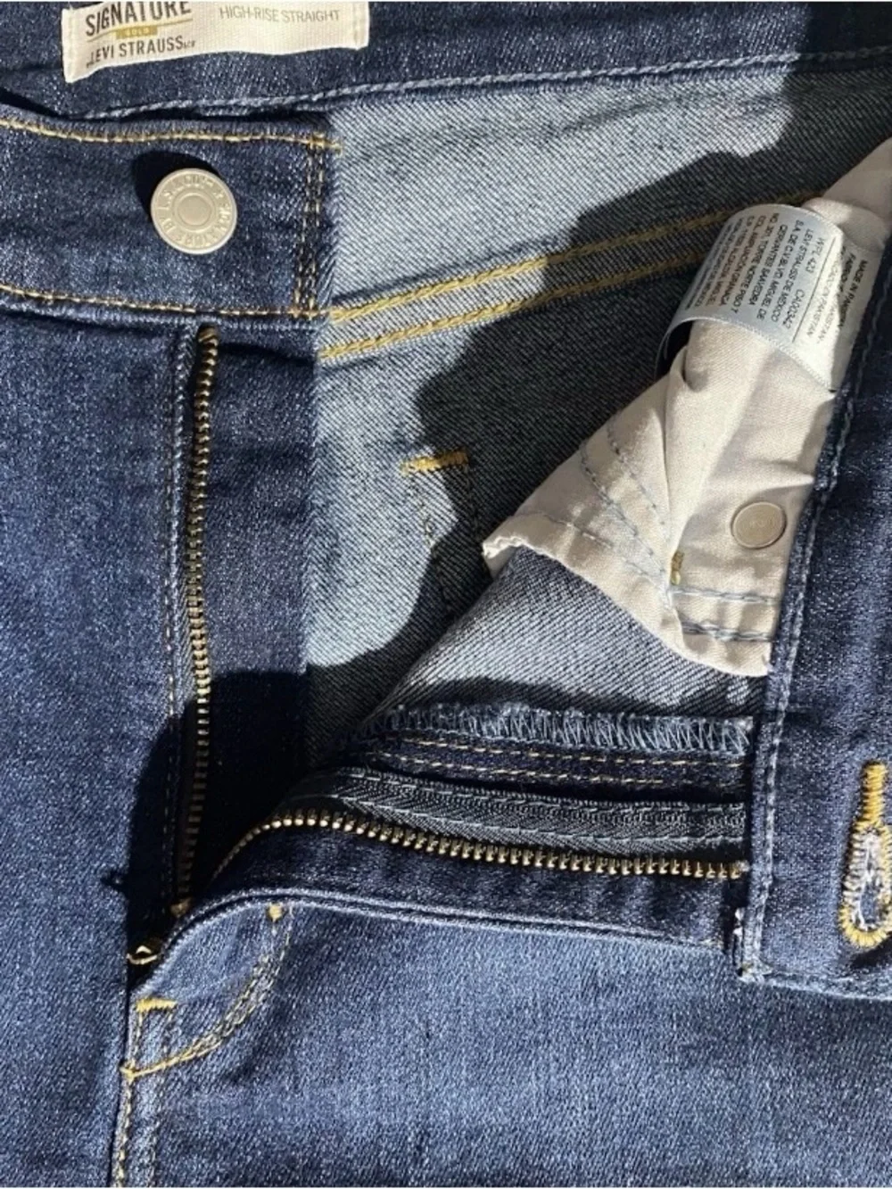 Signature by Levi Strauss used good